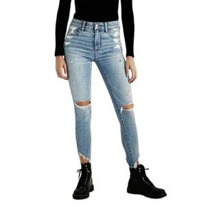 American Eagle angled raw hemDistressed Hi - Rise Jegging Crop Size 6